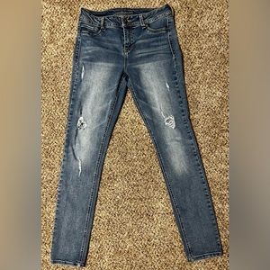 Maurice’s distressed jegging jeans